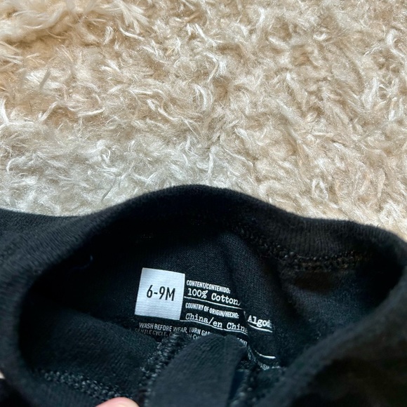 Baby Halloween Skeleton Onesie Footie Pajamas -6-9 months - Picture 2 of 2